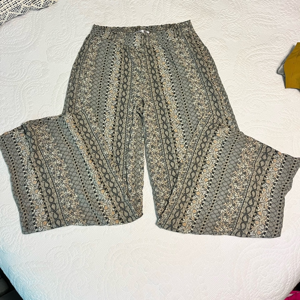 Magnolia size large wide leg, flowy pants